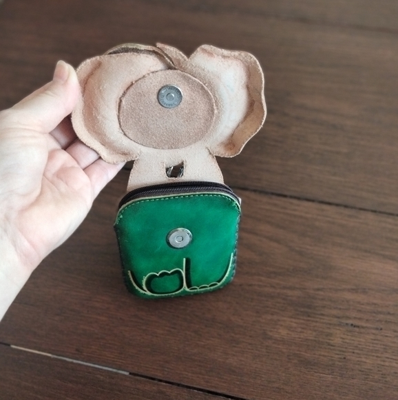 Leather Elephant Zipper Pouch - Picture 2 of 3